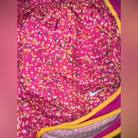 Nike Women’s Running Shorts Size M - Picture 3 of 4